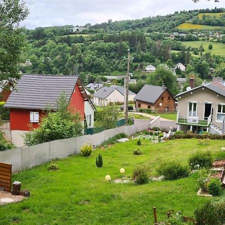 Stunning 4-Bed House In La Bourboule Villa Bagian luar foto