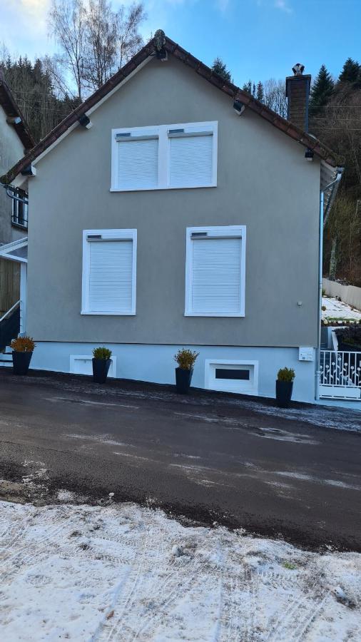 Stunning 4-Bed House In La Bourboule Villa Bagian luar foto