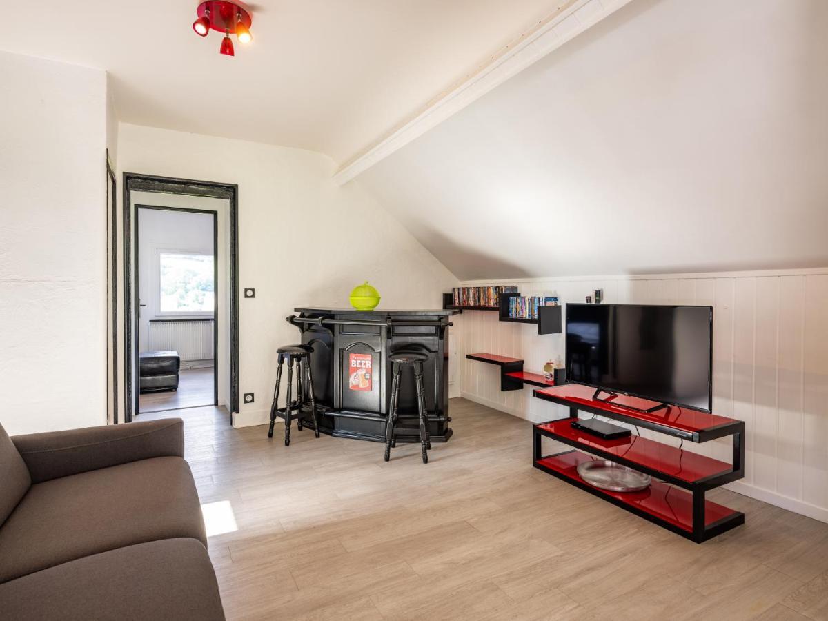 Stunning 4-Bed House In La Bourboule Villa Bagian luar foto