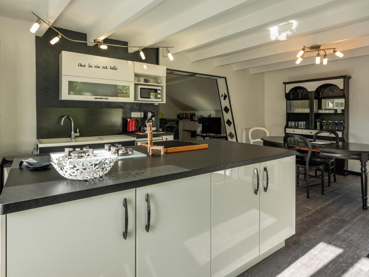 Stunning 4-Bed House In La Bourboule Villa Bagian luar foto